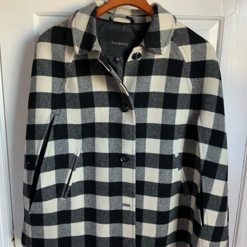Talbots Black and White Cape with Bold Checkered Pattern - Picture 4 of 6